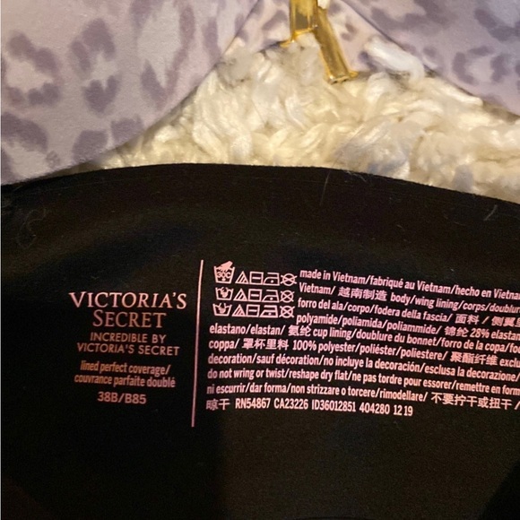 Victoria’s Secret Bra Lot 38B - Picture 2 of 3